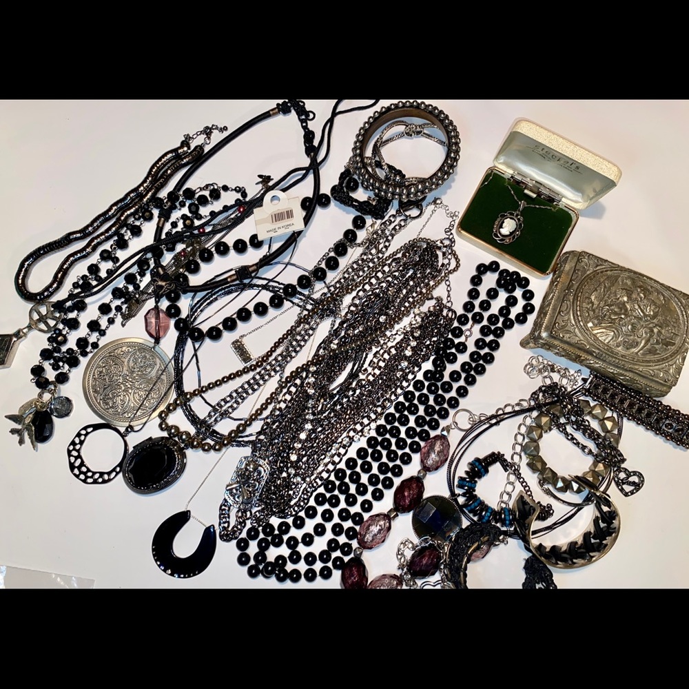 Black is Back- 40 pc Jewelry Lot- Skulls